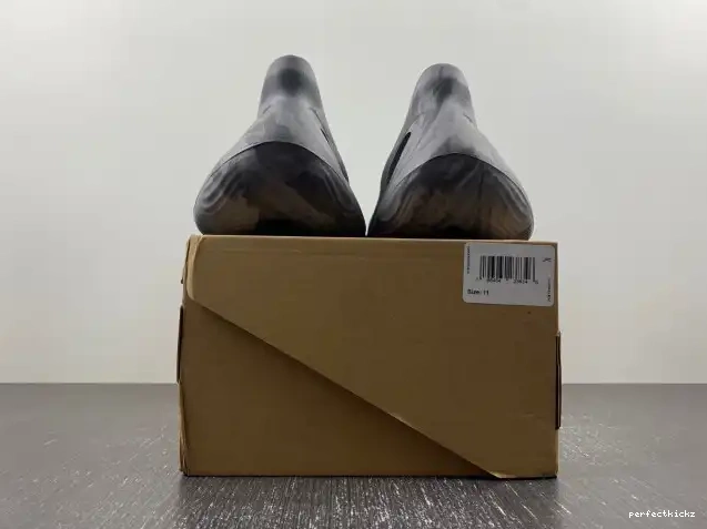 Granite IE4931 MX Foam Yeezy RNR Adidas 0702